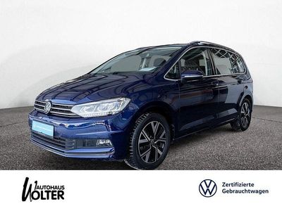Atlantik blue Gebraucht 2023 VW Touran Highline Van / Kleinbus | 32.870 € (Etwas zu teuer)