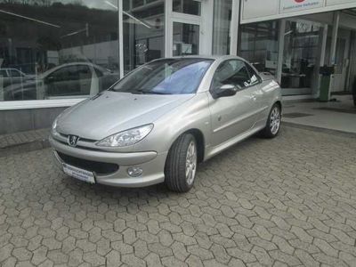 Gebraucht Peugeot 206 CC Roland Garros 109 PS (80 kW) 2006 Gold metallic Cabrio