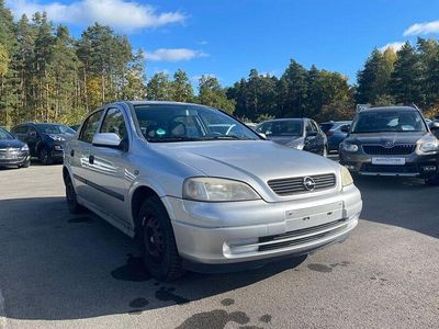 Starsilber iii m2 (metallic) Gebraucht 2001 Opel Astra Limousine | 1.490 € (Fairer Preis)