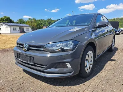 Gebraucht VW Polo Comfortline 95 PS (69 kW) 2021 Uranograu Kleinwagen