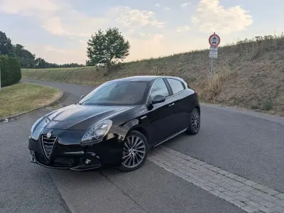Gebraucht Alfa Romeo Giulietta Turismo 170 PS (125 kW) 2014 Schwarz Kleinwagen