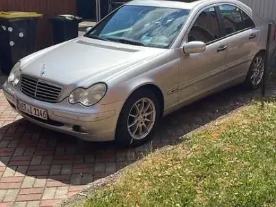 Gebraucht Mercedes C220 143 PS (105 kW) 2004 Grau Limousine