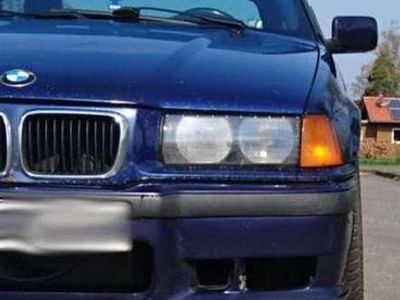 BMW 323