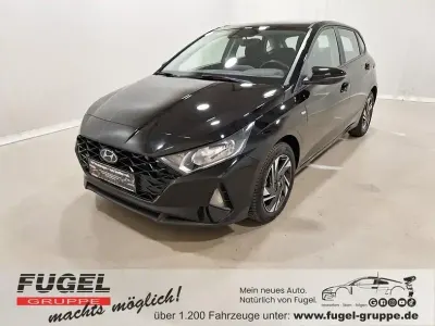 Gebraucht Hyundai i20 Trend 101 PS (74 kW) 2024 Phantom black / met Kleinwagen