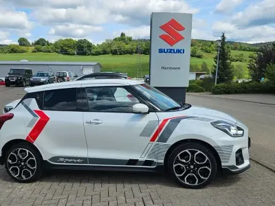 Gebraucht Suzuki Swift Sport 129 PS (94 kW) 2021 Pure white zvr (metallic) Kleinwagen