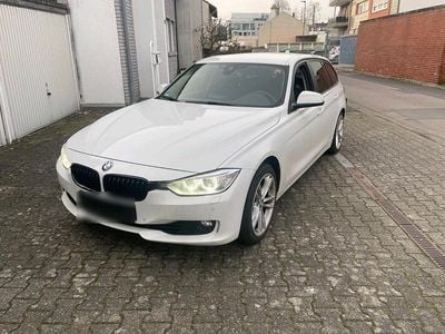 Begagnad BMW 328 Sport Line 245 HK (180 kW) 2012 Vit Kombi