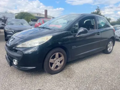 Gebraucht Peugeot 207 Urban Move 73 PS (53 kW) 2009 Schwarz Limousine