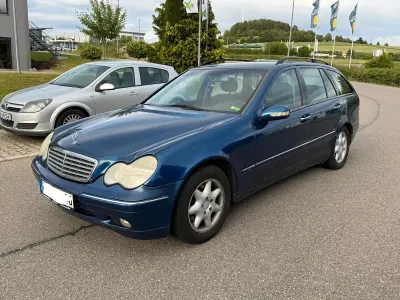 Gebraucht Mercedes C180 129 PS (94 kW) 2001 Blau Kombi