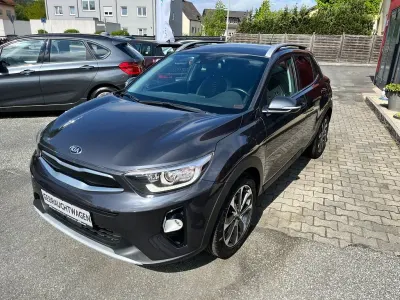 Używany Kia Stonic Spirit 120 KM (88 kW) 2018 Szary SUV