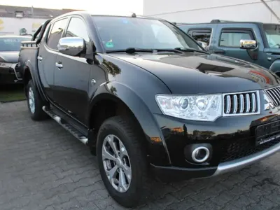 Używany Mitsubishi L200 Intense 178 KM (130 kW) 2013 Czarny Pickup