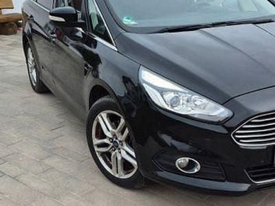 Gebraucht Ford S-MAX Titanium 150 PS (110 kW) 2016 Schwarz Van / Kleinbus