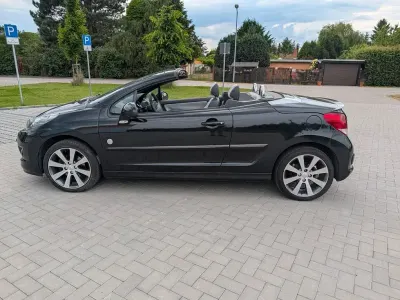 Gebraucht Peugeot 207 Roland Garros 120 PS (88 kW) 2015 Schwarz Cabrio