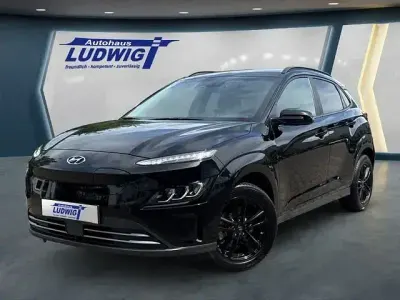 Gebraucht Hyundai Kona Trend 100 kW (136 PS) 2023 Schwarz SUV