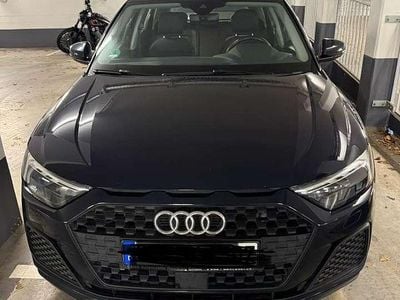 Gebraucht Audi A1 Basis 116 PS (85 kW) 2019 Blau SUV