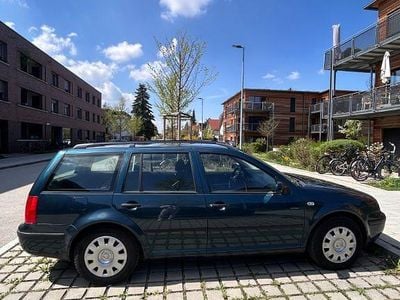 Usata VW Golf IV Basis 101 CV (74 kW) 2004 Verde Berlina