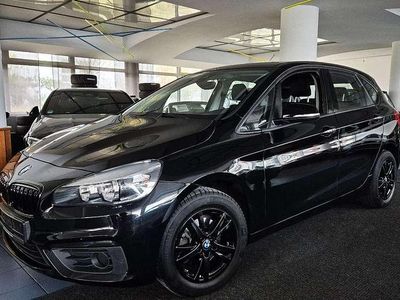 Schwarz ii Gebraucht 2015 BMW 218 Van / Kleinbus | 11.990 € (Fairer Preis)