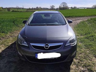 Gebraucht Opel Astra 140 PS (102 kW) 2010 Grau Kombi
