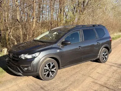 Gebraucht Dacia Jogger Comfort 101 PS (74 kW) 2022 Grau Van / Kleinbus