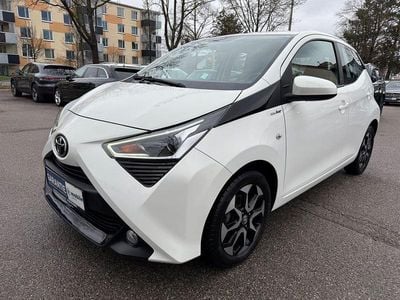 Gebraucht Toyota Aygo X-play 72 PS (52 kW) 2020 Weiß Kleinwagen