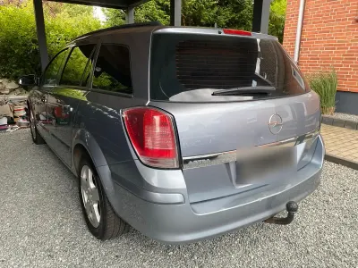 Gebraucht Opel Astra 105 PS (77 kW) 2004 Blau Kombi