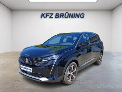 Gebraucht Peugeot 5008 Allure 131 PS (96 kW) 2023 Perla nera schwarz metalli (metallic) SUV