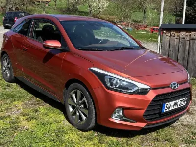 Gebraucht Hyundai i20 Style 101 PS (74 kW) 2016 Orange Coupé