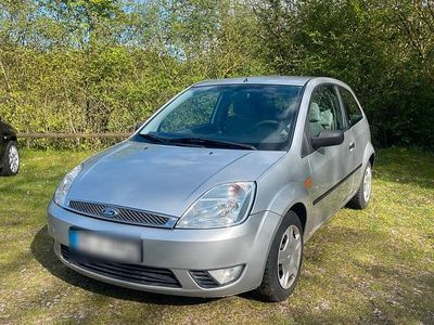 Usata Ford Fiesta 85 CV (62 kW) 2003 Grigio Utilitaria