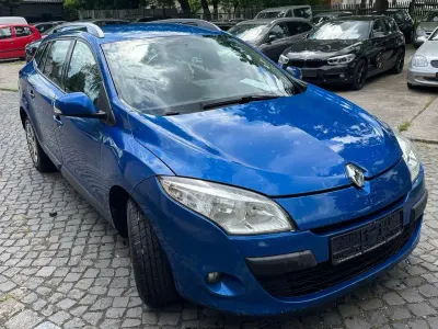 Gebraucht Renault Mégane GrandTour 90 PS (66 kW) 2011 Blau Kombi