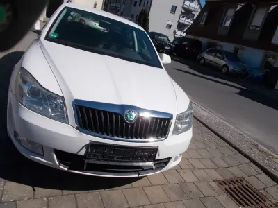 Brugt Skoda Octavia Ambiente 140 HK (102 kW) 2011 Hvid Stationcar