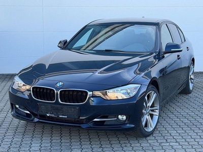 Usata BMW 325 Sport Line 218 CV (160 kW) 2015 Blu Berlina