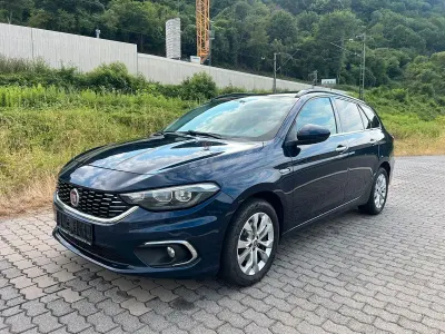 Gebraucht Fiat Tipo Lounge 120 PS (88 kW) 2018 Blau Kombi