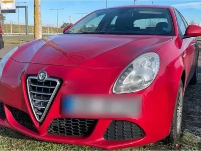 Gebraucht Alfa Romeo Giulietta 120 PS (88 kW) 2011 Rot Kleinwagen