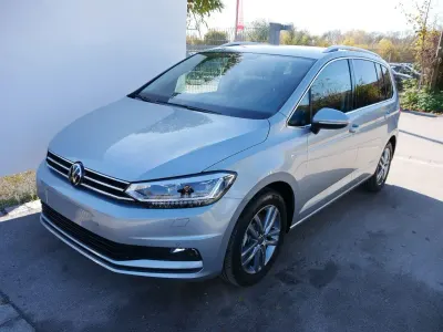 Neu VW Touran Comfortline 150 PS (110 kW) 2026 Oyster silver metallic Van / Kleinbus