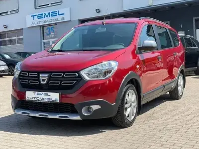 Gebraucht Dacia Lodgy Stepway 116 PS (85 kW) 2019 Rot Van / Kleinbus