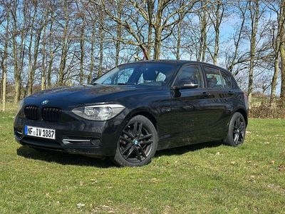 Gebraucht BMW 116 Sport Line 136 PS (100 kW) 2014 Schwarz Kleinwagen