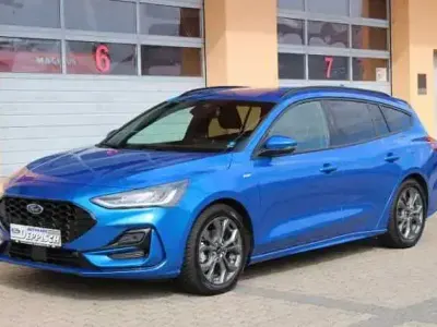 Gebraucht Ford Focus ST-Line X 125 PS (91 kW) 2025 Blau Limousine