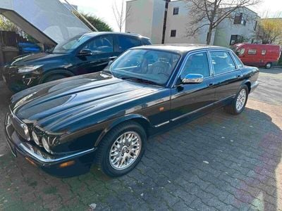 Jaguar XJ8