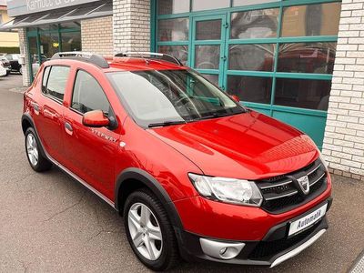 Gebraucht Dacia Sandero Prestige 90 PS (66 kW) 2016 Rot Kleinwagen