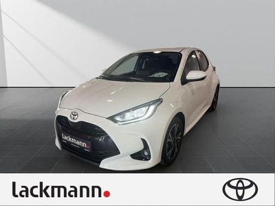 Nieuw Toyota Yaris Hybrid 116 PK (85 kW) 2026 Wit Sedan