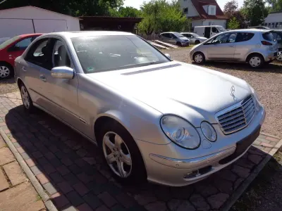 Gebraucht Mercedes E240 Elegance 177 PS (130 kW) 2005 Silber Limousine