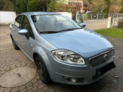 Gebraucht Fiat Linea 120 PS (88 kW) 2008 Blau Limousine