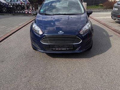Gebraucht Ford Fiesta Trend 82 PS (60 kW) 2013 Blau Kleinwagen