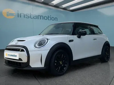 Gebraucht Mini Cooper SE Classic 135 kW (184 PS) 2023 Weiß Kleinwagen