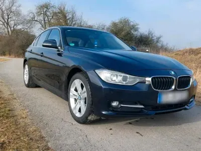 Gebraucht BMW 320 Sport Line 200 PS (147 kW) 2013 Blau Limousine