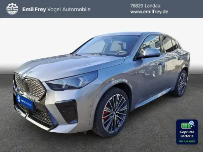 Neu BMW iX2 Performance 225 kW (306 PS) 2026 Grau SUV