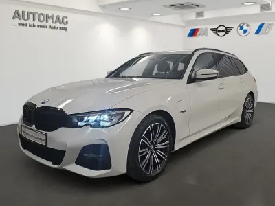 Gebraucht BMW 330e M Sport 292 PS (214 kW) 2022 Weiß Kombi