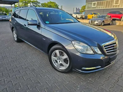 Gebraucht Mercedes E250 Avantgarde 204 PS (150 kW) 2011 Grau Kombi