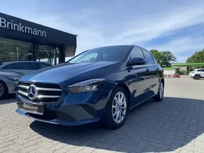 Gebraucht Mercedes B200 163 PS (119 kW) 2020 Denimblau metallic Kleinwagen