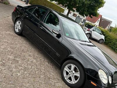 Mercedes E200