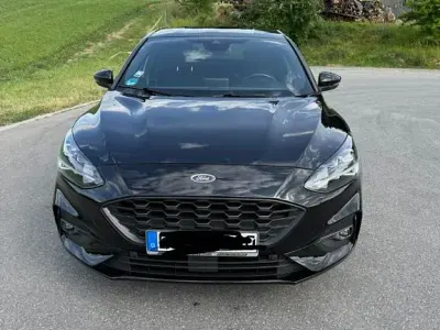 Gebraucht Ford Focus ST-Line 125 PS (91 kW) 2019 Schwarz Limousine